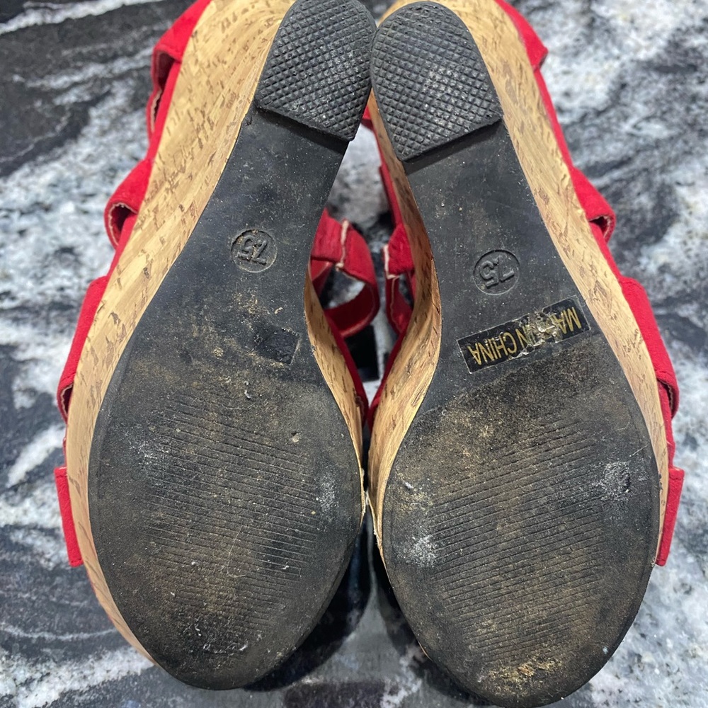 Red Platforms - image 3